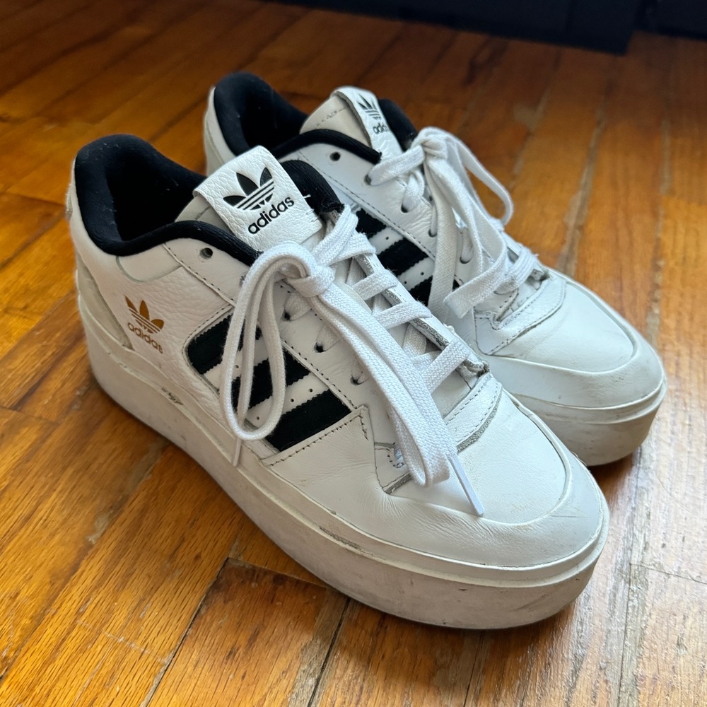 Adidas white and black sneakers!! size US Women 7.